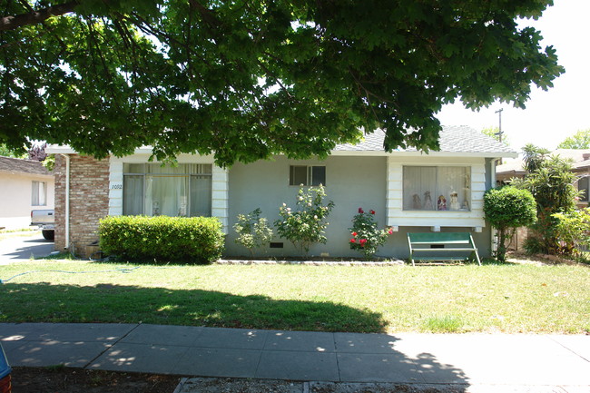 1092 Nottingham Pl in San Jose, CA - Foto de edificio - Building Photo