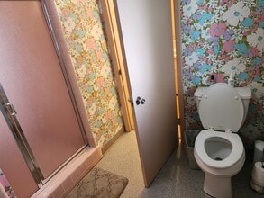 317 W Banbury Dr in Stockton, CA - Foto de edificio - Building Photo