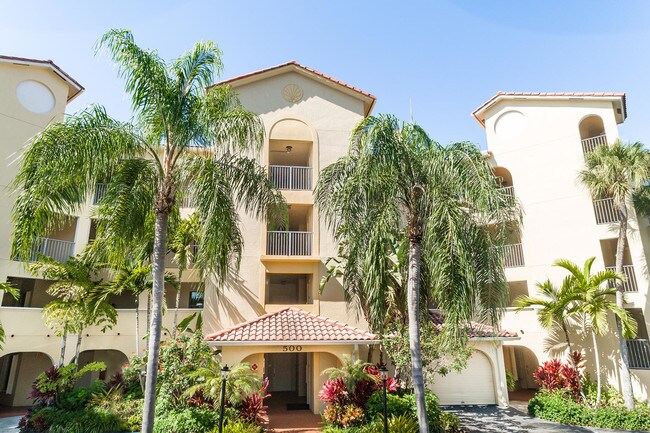 500 Uno Lago Dr-Unit -303 in North Palm Beach, FL - Building Photo - Building Photo