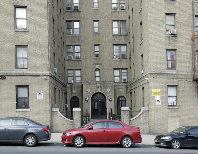 2285 Sedgwick Ave in Bronx, NY - Foto de edificio - Building Photo