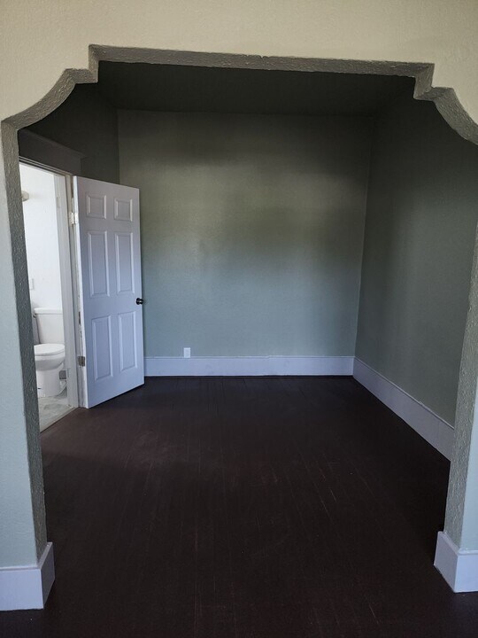 57 N Adams St-Unit -301 in Coquille, OR - Building Photo