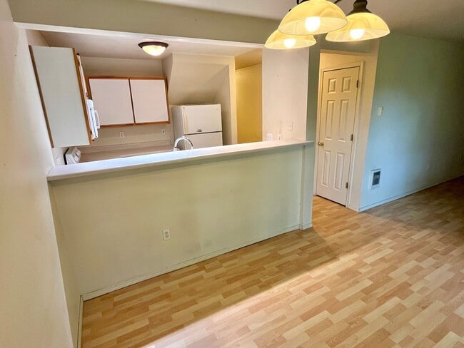 7191 SW Sagert St in Tualatin, OR - Building Photo - Building Photo