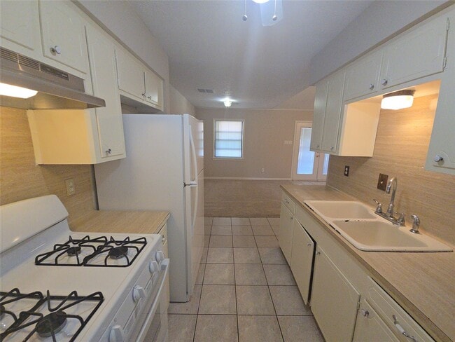 property at 618 Overbluff St