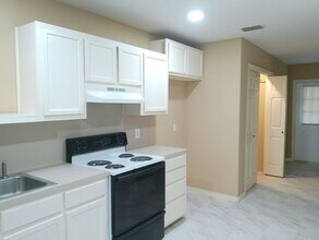 1818 Rodd Field Rd in Corpus Christi, TX - Building Photo - Building Photo