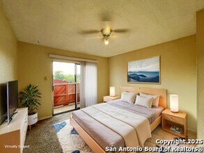 3243 Nacogdoches Rd in San Antonio, TX - Building Photo - Building Photo