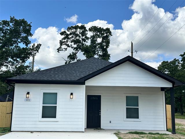 102 Navajo Dr in Mabank, TX - Foto de edificio