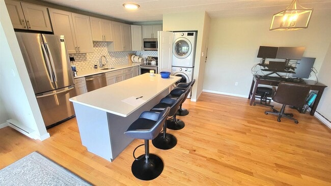 235 Winthrop St, Unit 4408 in Medford, MA - Foto de edificio - Building Photo