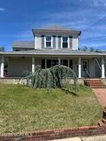 421 W Lincoln Ave in Ocean Township, NJ - Building Photo
