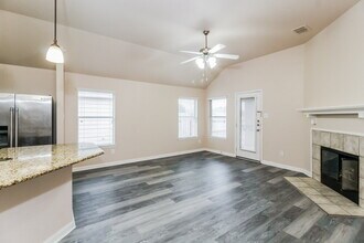 12153 Angel Food Ln in Fort Worth, TX - Building Photo - Building Photo