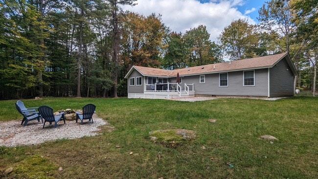 24 Old Follett Rd in Meredith, NH - Building Photo - Building Photo