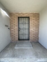 1949 Shushan Dr in Ceres, CA - Building Photo - Building Photo