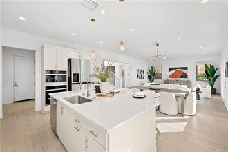 215 Sutters Ml in Irvine, CA - Building Photo - Building Photo