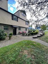 1637 Otlahurst Dr, Unit 4 in Fairmont, WV - Building Photo - Building Photo