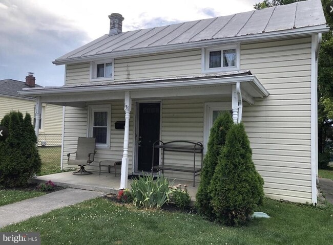 property at 131 S Purcell Ave