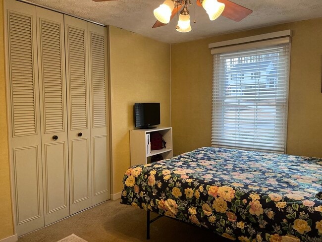 210 Pinehurst Ln in Marietta, GA - Building Photo - Building Photo