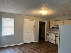 300 Carriage Ln in Albany, GA - Building Photo - Building Photo