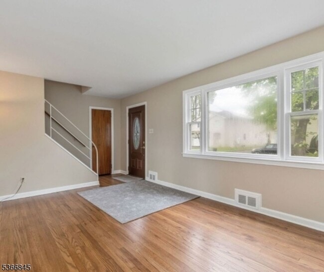 208 N 16th St in Kenilworth, NJ - Building Photo - Building Photo