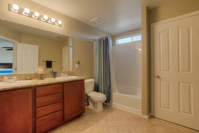 2924 McKinnon Way SW in Albuquerque, NM - Building Photo - Building Photo