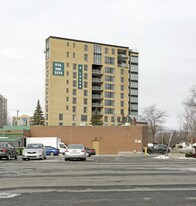Tour de la Rive Boisée in Montréal, QC - Building Photo
