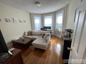 33 Woodstock Ave, Unit 60 woodstock ave 3 in Boston, MA - Building Photo