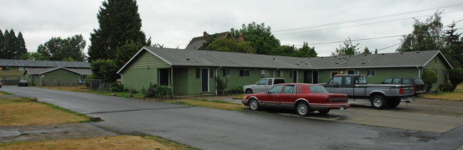 1022-1092 Savage Rd NE in Salem, OR - Building Photo - Building Photo