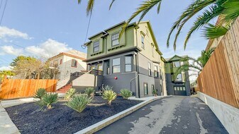 2318 9th Ave in Oakland, CA - Building Photo