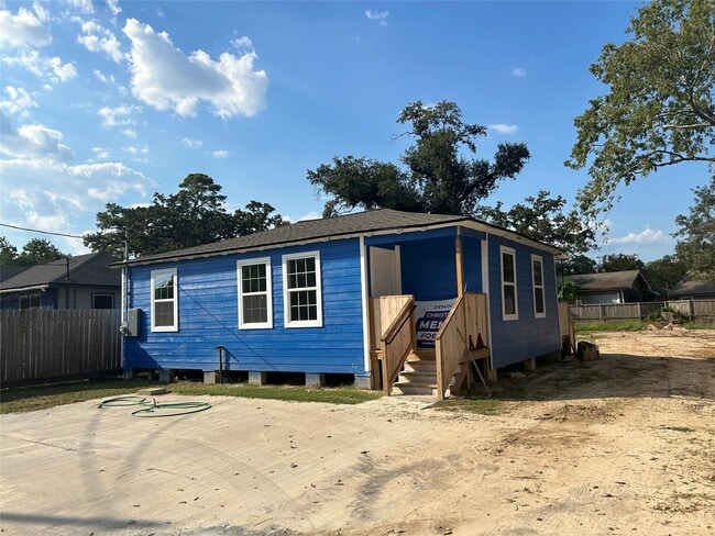 property at 5617 Westbrook Rd