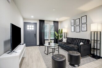 3448 Elgin St in Houston, TX - Building Photo - Building Photo