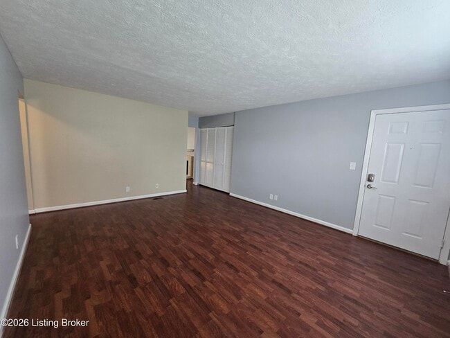 2831 Goose Creek Rd in Rolling Hills, KY - Building Photo - Building Photo