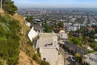 8435 Franklin Ave in Los Angeles, CA - Building Photo - Building Photo
