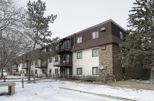 Elgin Pines Apartamentos