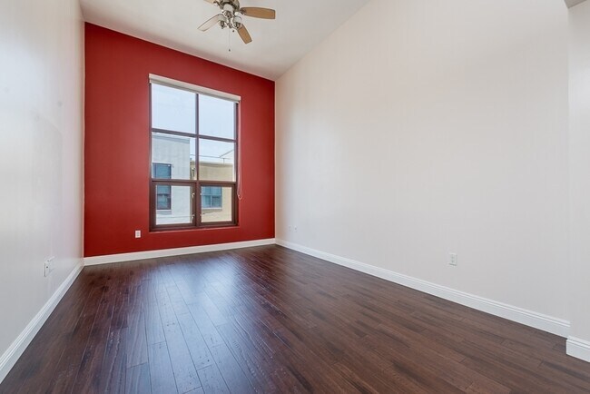 1150 J St, Unit 810 in San Diego, CA - Building Photo - Building Photo