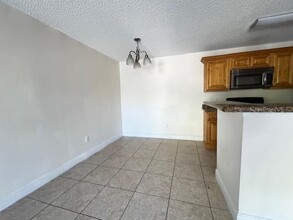 2504 Grassy Point Dr in Lake Mary, FL - Building Photo - Building Photo