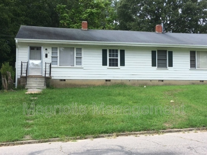 110 S Clark St in Henderson, NC - Building Photo