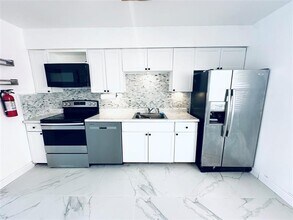 1526 N Victoria Park Rd in Fort Lauderdale, FL - Building Photo - Building Photo