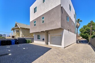 1141 1/2 Irolo St in Los Angeles, CA - Foto de edificio - Building Photo