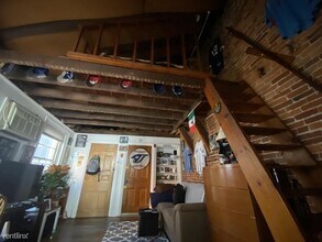 1223 Spruce St-Unit -Unit 2R in Philadelphia, PA - Building Photo - Building Photo