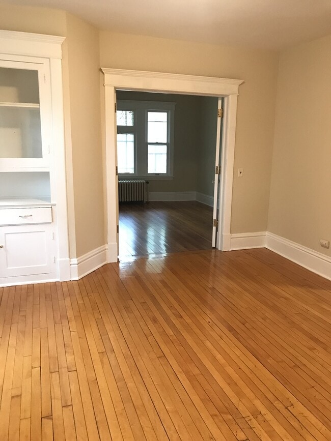 891 Rose Ave E in St. Paul, MN - Building Photo - Building Photo