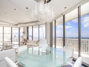 2000 Island Blvd in North Miami Beach, FL - Building Photo - Building Photo