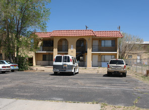 300 Pennsylvania St NE in Albuquerque, NM - Building Photo - Building Photo