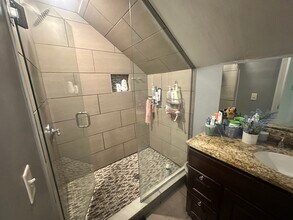 33 Iroquois St, Unit 2 in Boston, MA - Building Photo - Building Photo