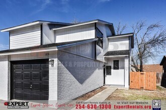 1233 Royal Crest Dr in Killeen, TX - Building Photo - Building Photo