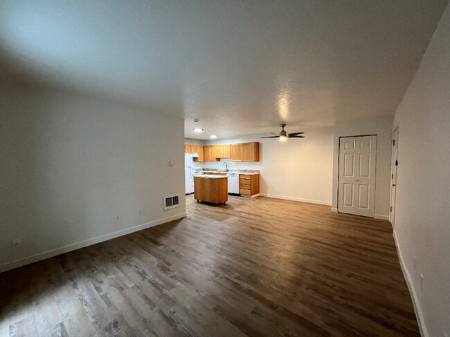 17260 SW Heritage Ct in Beaverton, OR - Building Photo - Building Photo