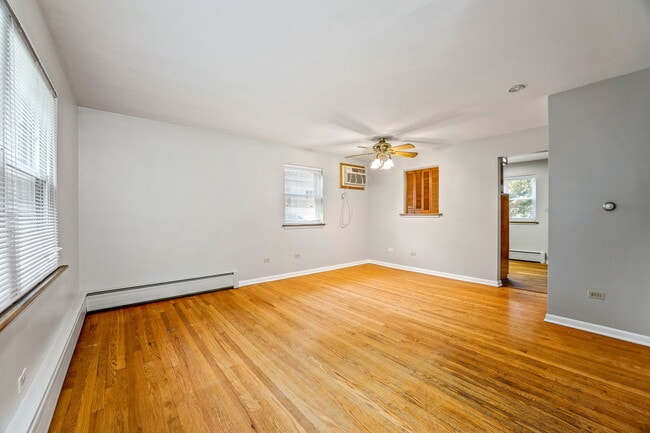 21 E Thorndale Ave in Roselle, IL - Building Photo - Building Photo