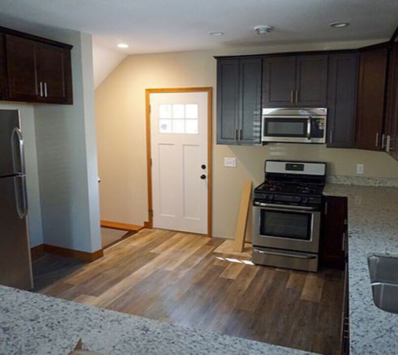 1310 SE 8th St in Minneapolis, MN - Building Photo