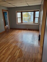 610 N 18th St, Unit Lower in Escanaba, MI - Foto de edificio - Building Photo