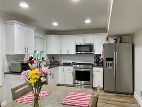 29 Carpenter Ave in Mt Kisco, NY - Building Photo - Building Photo