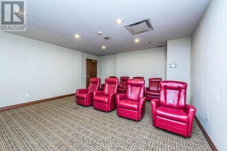 156-156 Enfield Pl in Mississauga, ON - Building Photo - Building Photo
