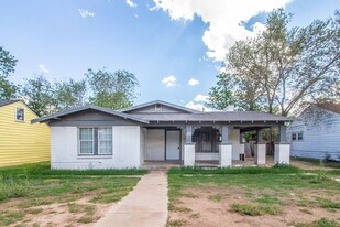 1911 22nd St in Lubbock, TX - Building Photo