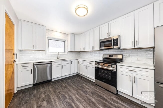 129-133 W Franklin Ave